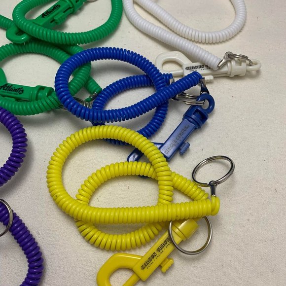 Lot of 8 Vintage Casino Lanyard Keychains - Circus Circus Atlantis & Peppermill - Picture 3 of 4